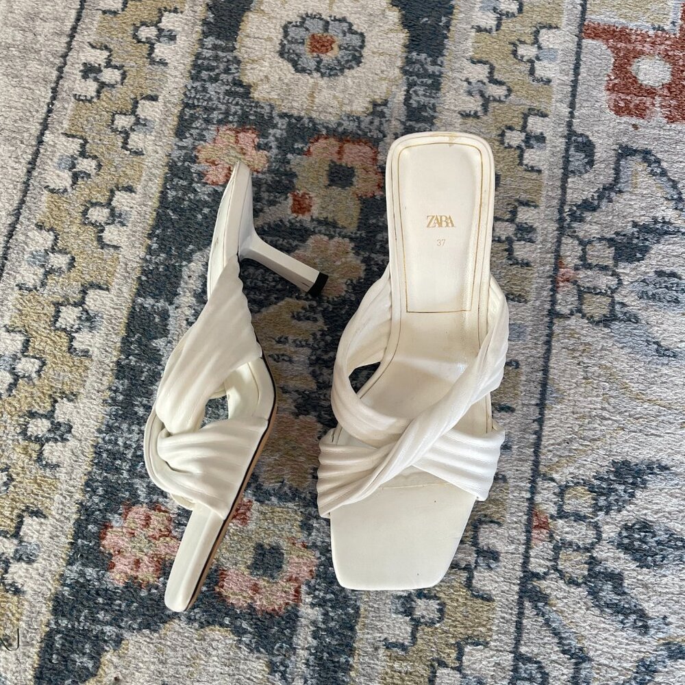 White square toe heeled sandal
